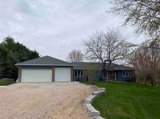 3521 W Cottonwood Rd, Kearney, NE 68845
