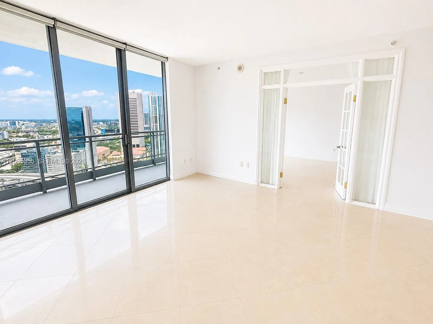 Ivy Condo — Photo 3