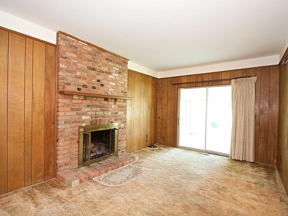 5th image of 2850 Foster Ave