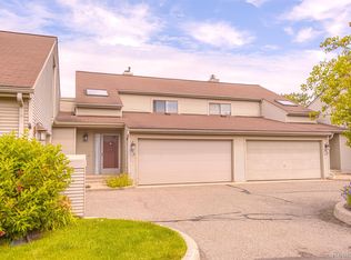 726 Hamilton Ct, Rochester, MI 48307