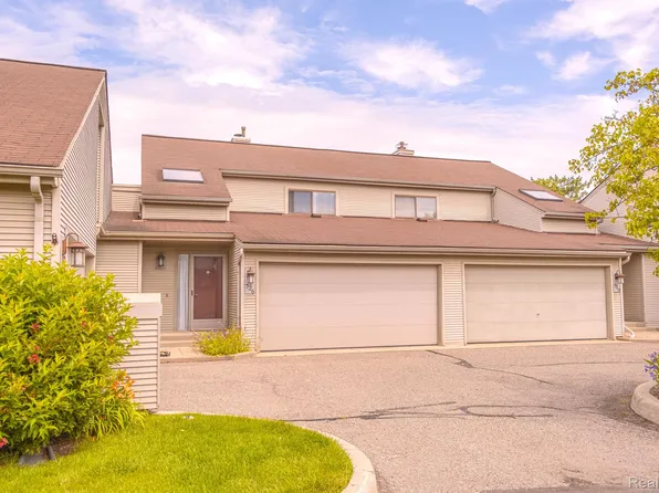 726 Hamilton Ct, Rochester, MI 48307