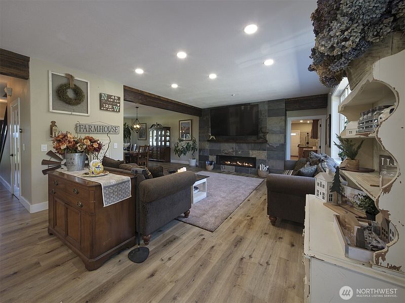 4th image of 29509 NE Timmen Road