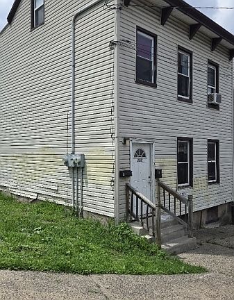 5th image of 122 Spruce St