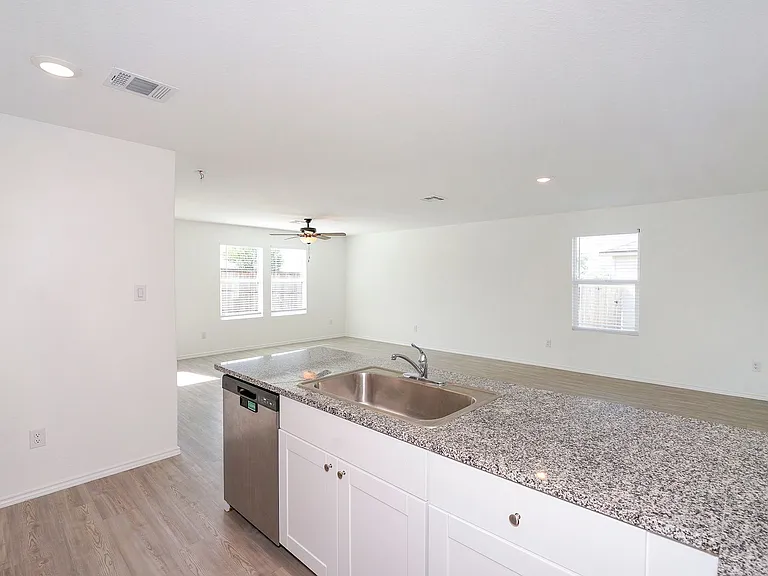 5926 Seaside Mnr — Photo 14