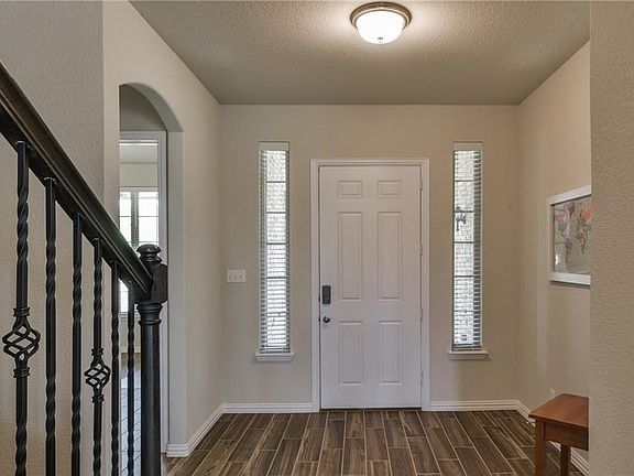 4th image of 5117 Melia Dr