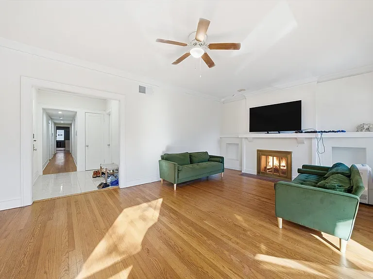 5210 S Ingleside Ave #2 — Photo 5
