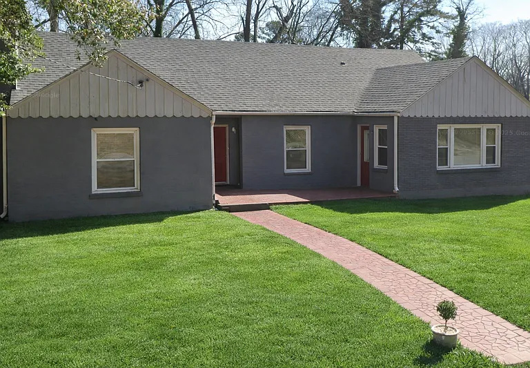 2532 Jewel St — Photo 1