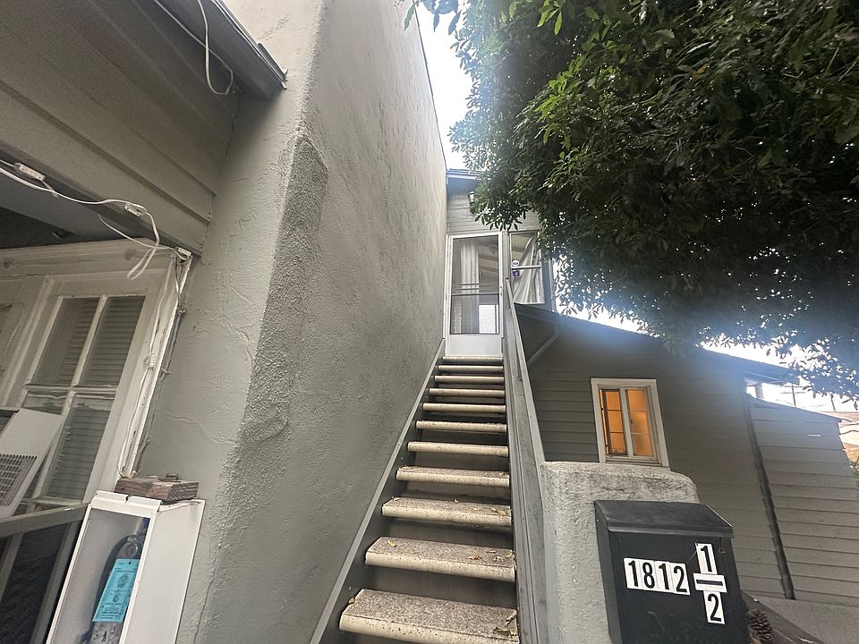 1st image of 1812 Oakwood Ave #1/2