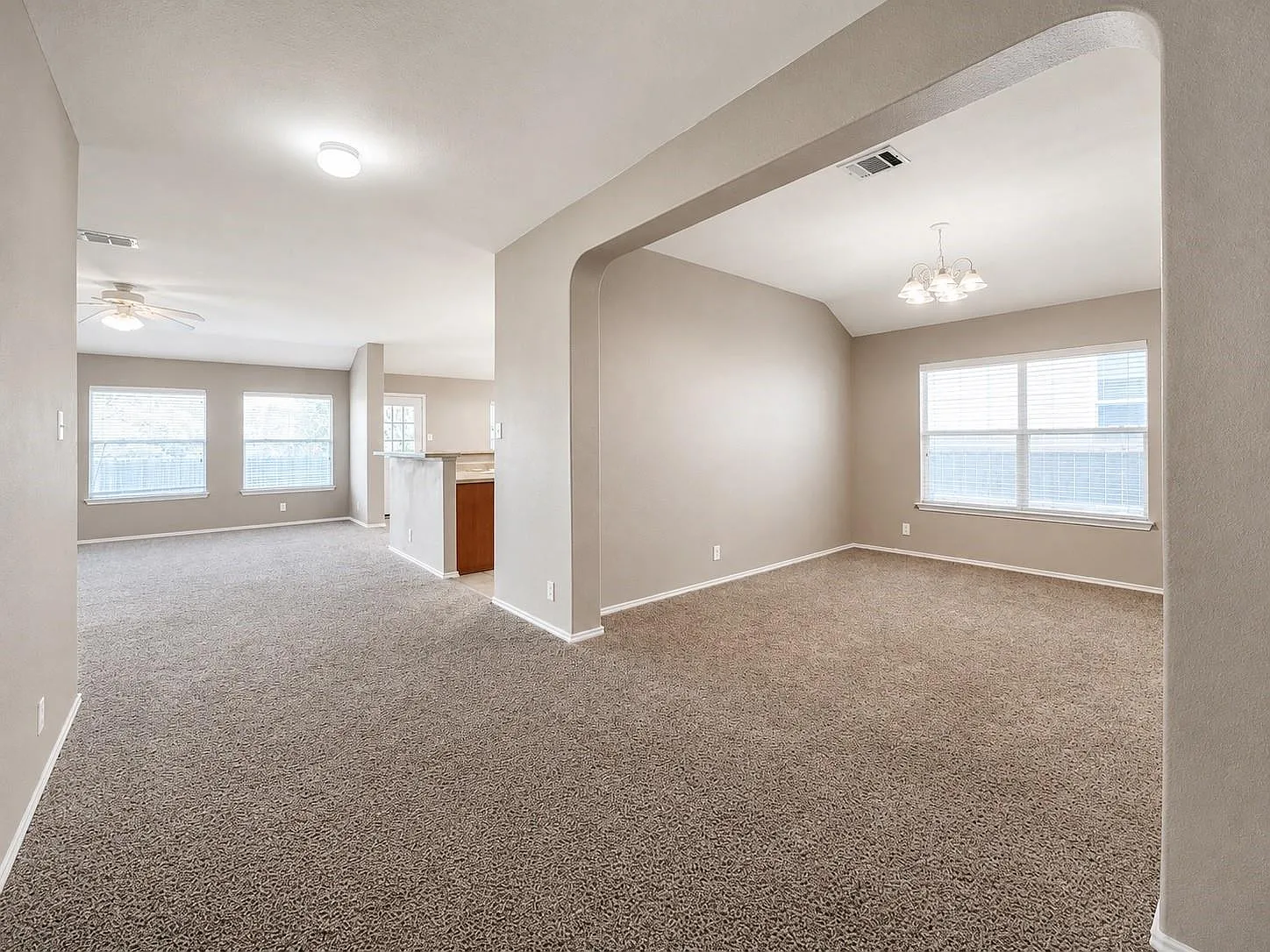 4 bed, 2.0 bath, 2289 sqft, $2,195 — Photo 4