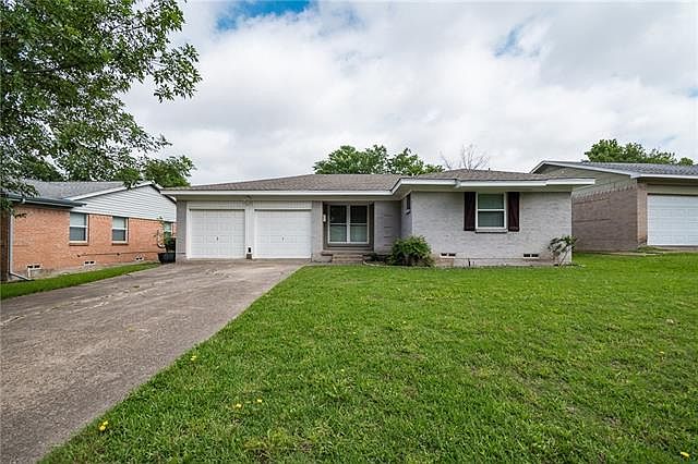 1st image of 8923 Clearwater Dr