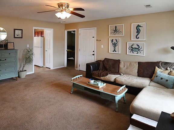 3rd image of 6723 Casa Bella Dr