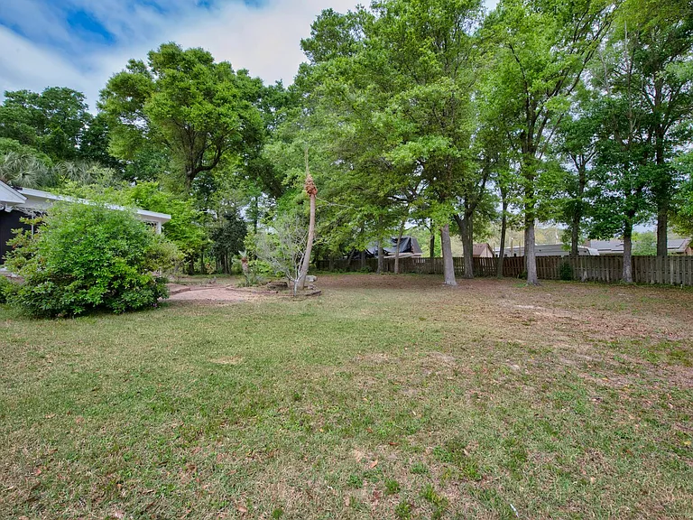 6740 Scotts Pl — Photo 38