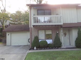 202 Morgan Dr APT D, Morgantown, WV 26505
