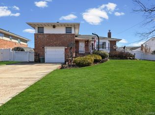 3 Chapin Rd, Farmingdale, NY 11735