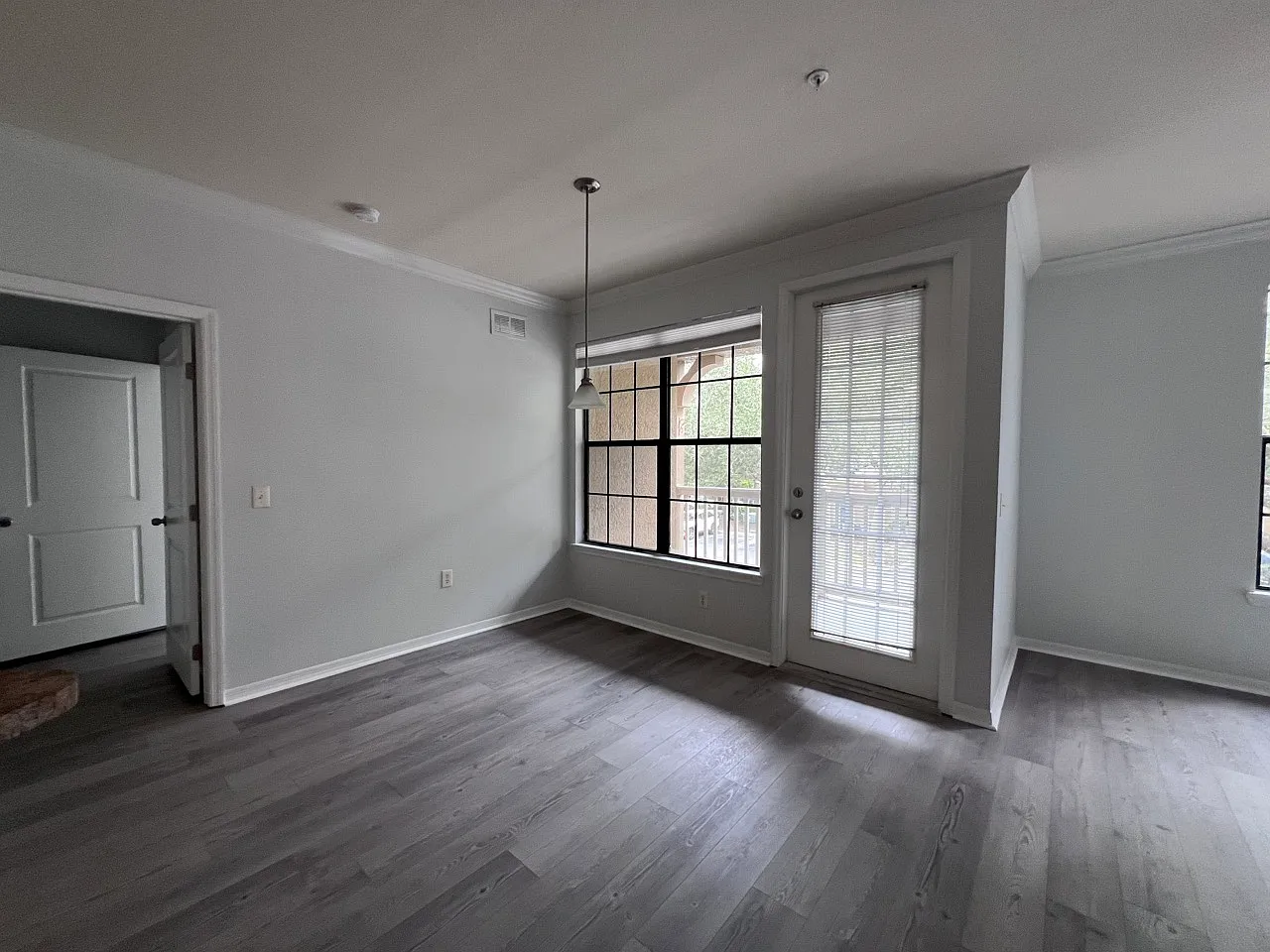 1 bed, 908 sqft, $1,450 — Photo 2