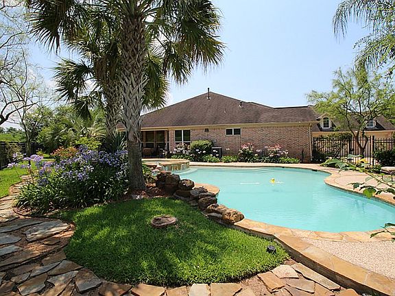 3rd image of 8947 Four Leaf Dr