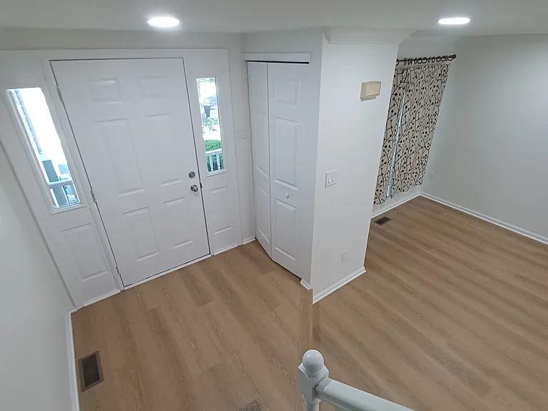 199 Victoria Ct — Photo 2