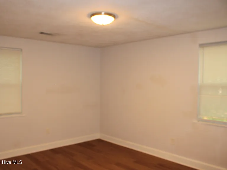 2355 Devere St — Photo 23