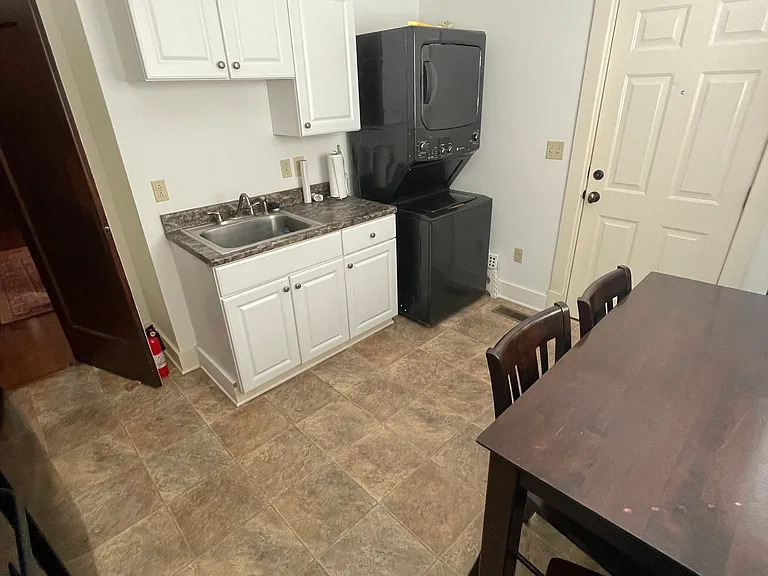 607 Main St #1A — Photo 9