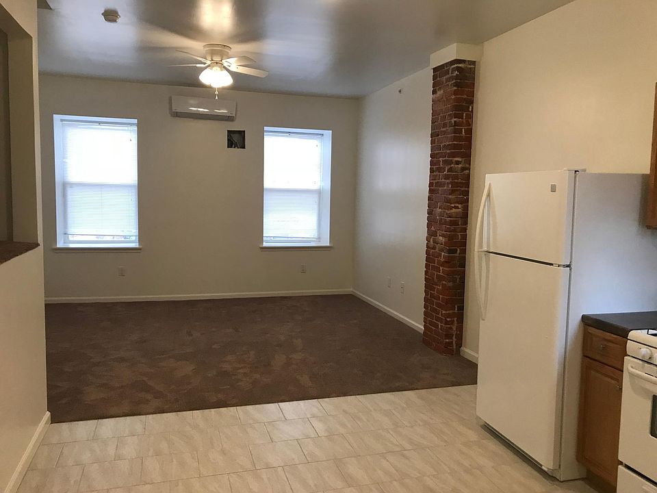 2nd image of 3124 W Diamond St #3F