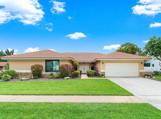 9518 Old Pine Rd, Boca Raton, FL 33428