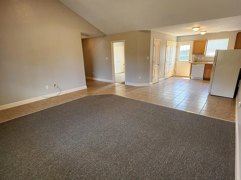 7135 Hurst Ln — Photo 4