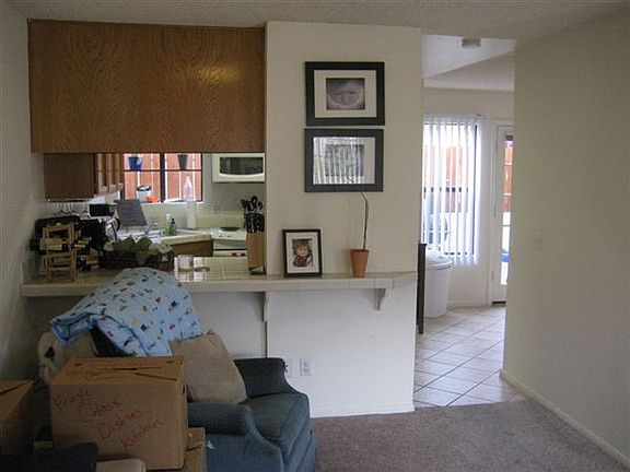 Wrap-around eating bar