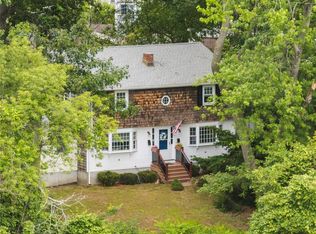 145-147 Oak Crest Dr E, Riverside, RI 02915