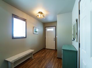 1037 38th St S, Moorhead, MN 56560