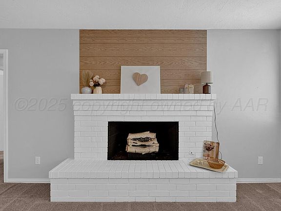 3rd image of 1100 Creekmere Dr