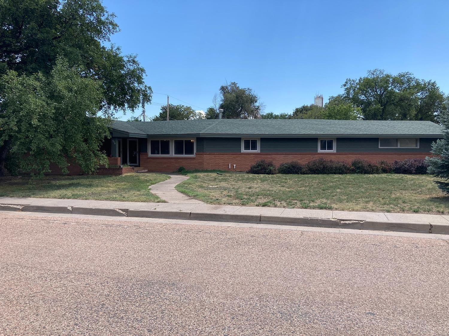 405 E 3rd St, Oakley, KS 67748 | Zillow