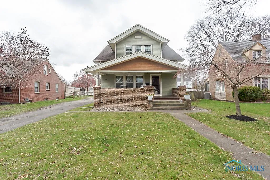 3407 Pineway Dr photo 1