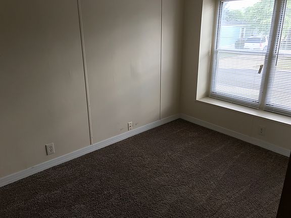 3rd image of 4215 Deems St