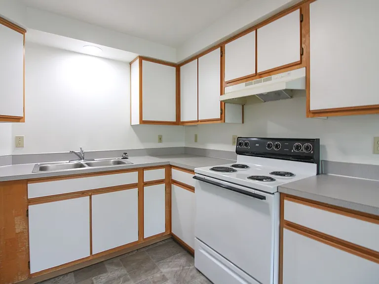3605-3625 Belle Vista Ct S — Photo 9