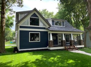 821 6th Ave S, Clear Lake, IA 50428