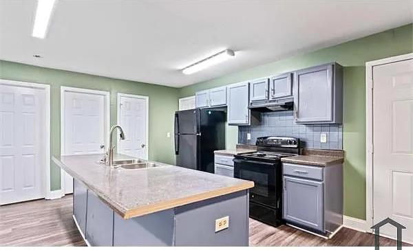 930 Hall St NW — Photo 10