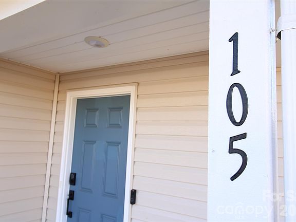 5th image of 105 Oak Crossing Dr
