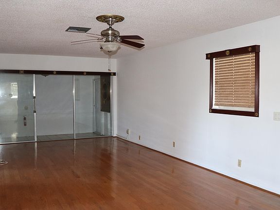 5th image of 201 Cardinal Lane