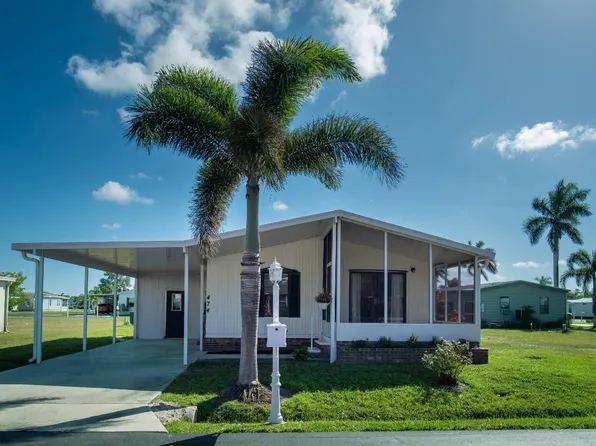 474 Maplewood Ln, Naples, FL 34112