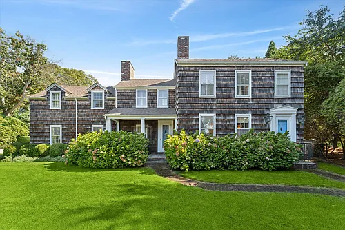 20 Quogue St Photo 1 20 Quogue St Photo 1