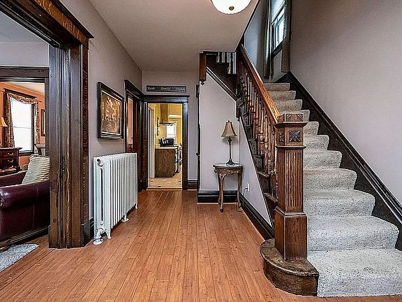 2nd image of 407 N 5th St