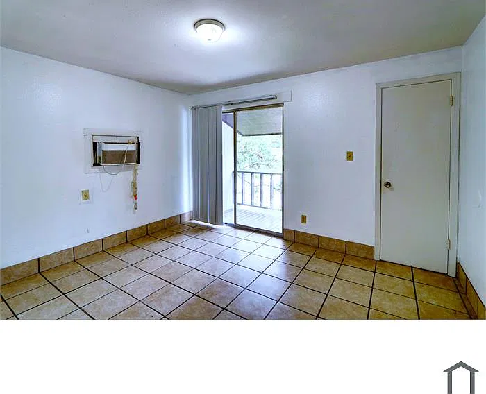 613 Jackson Avenue - 1 — Photo 2