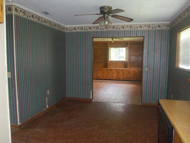 2nd image of 1039 Davis Rd