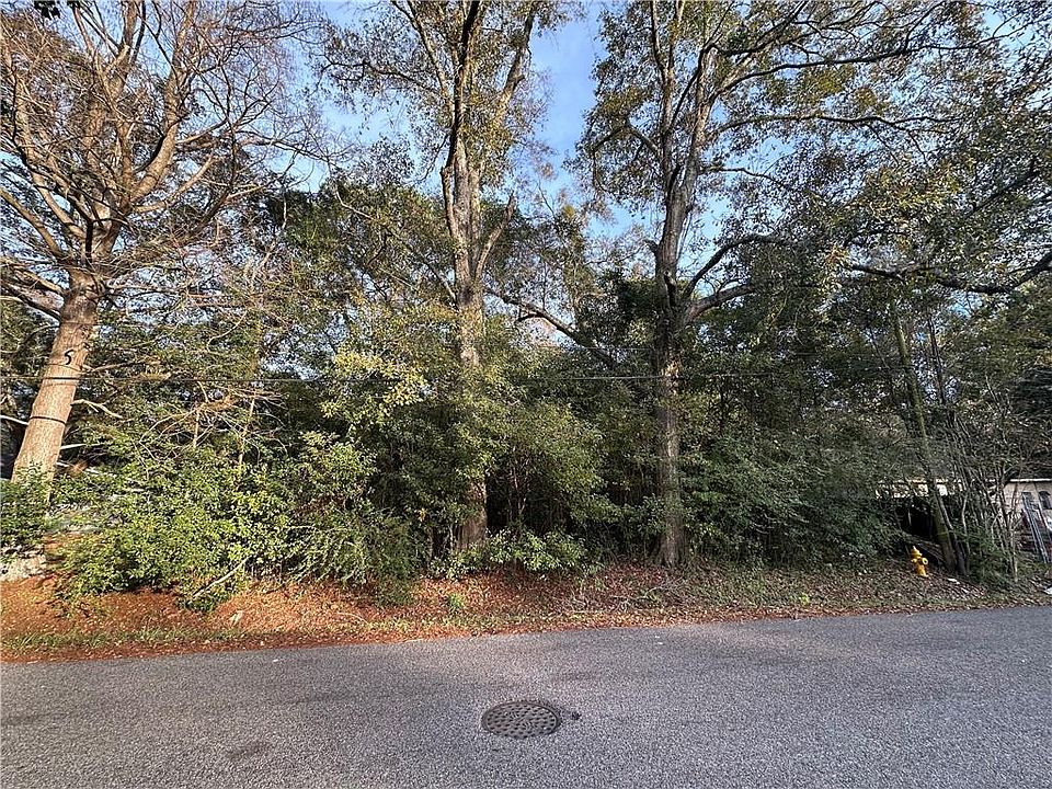 2nd image of 2125 Johns Lane
