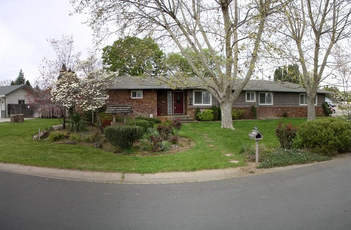 7224 Granada Dr photo 1