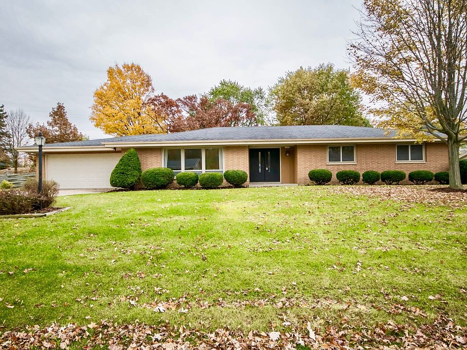 1st image of 13735 W Old Oak Ln