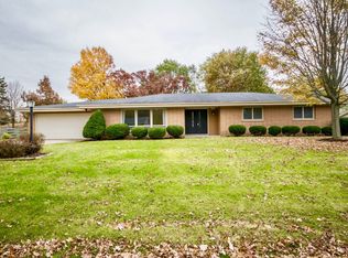 13735 W Old Oak Ln, New Berlin, WI 53151