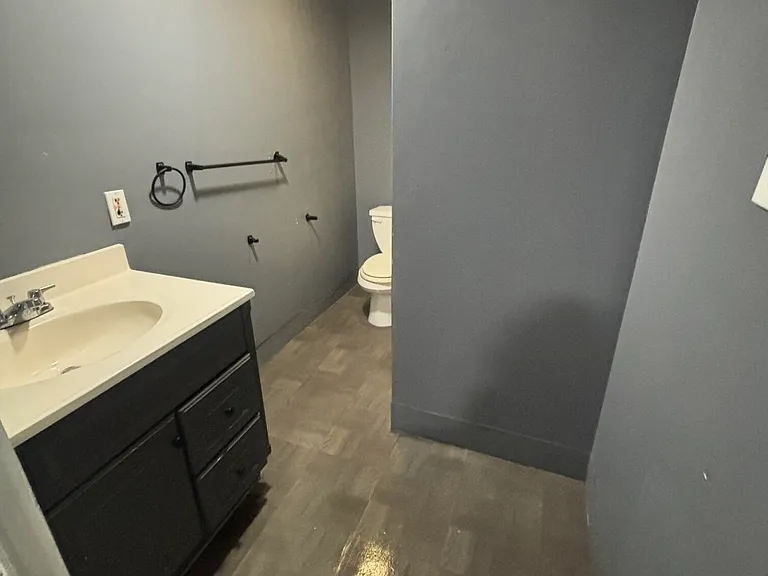1392 Main St — Photo 7