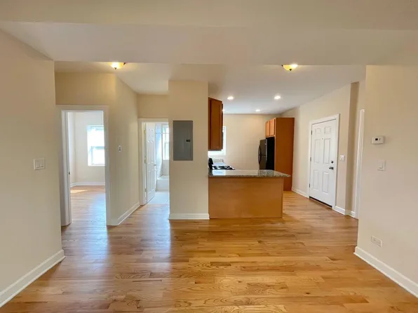 4535 N Christiana Ave #1N, Chicago, IL 60625