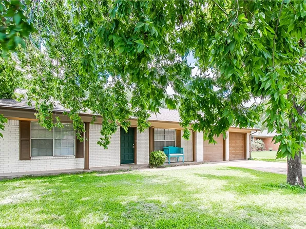 1303 Village Dr, College Station, TX 77840